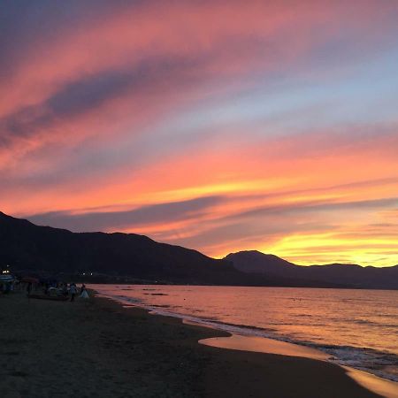 Casa Vacanze Playa 54 卡斯泰拉马莱 外观 照片