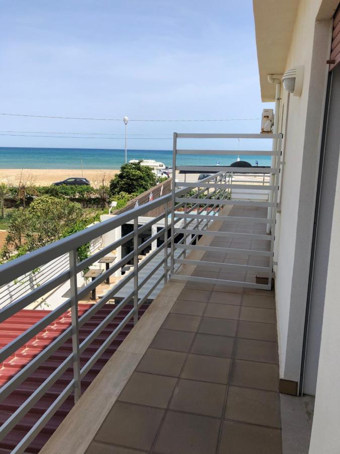 Casa Vacanze Playa 54 卡斯泰拉马莱 外观 照片