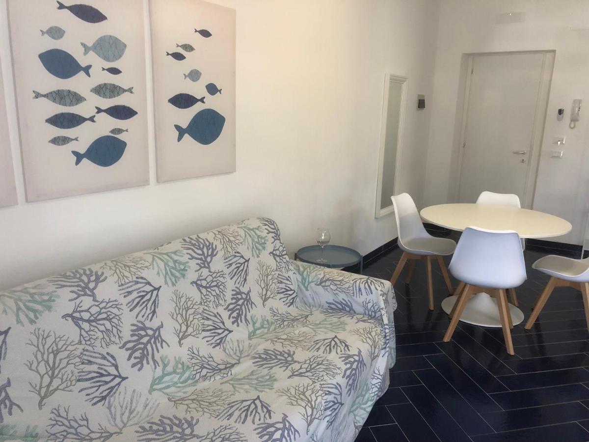 Casa Vacanze Playa 54 卡斯泰拉马莱 外观 照片