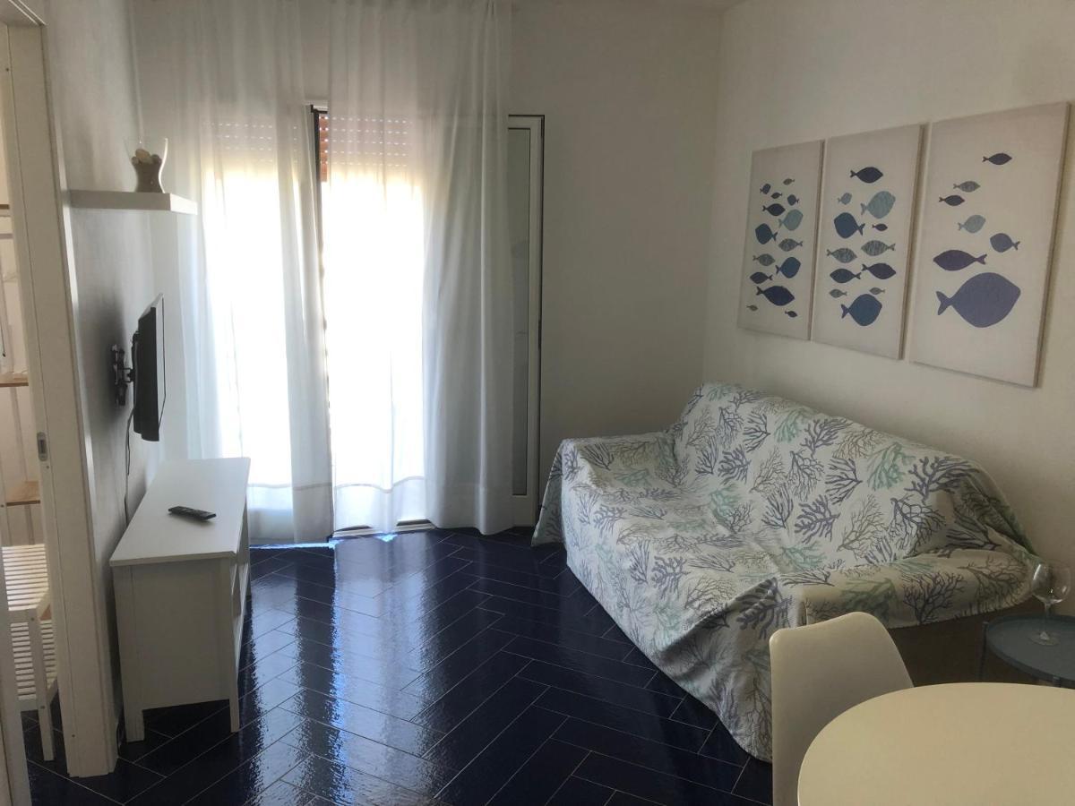 Casa Vacanze Playa 54 卡斯泰拉马莱 外观 照片