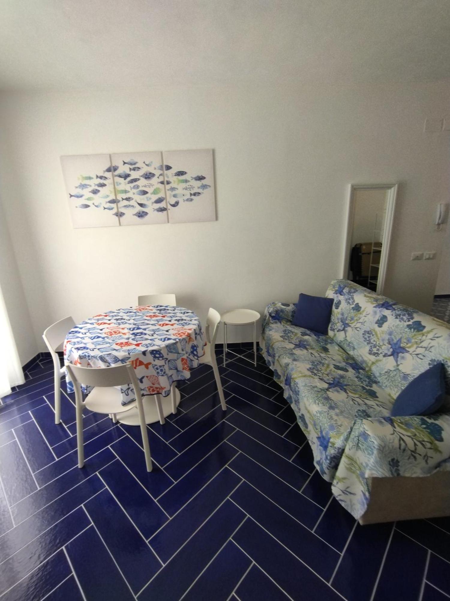 Casa Vacanze Playa 54 卡斯泰拉马莱 客房 照片