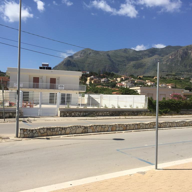 Casa Vacanze Playa 54 卡斯泰拉马莱 外观 照片
