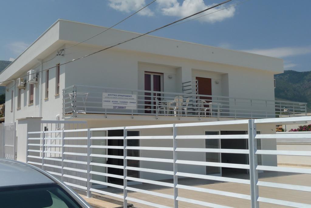 Casa Vacanze Playa 54 卡斯泰拉马莱 外观 照片