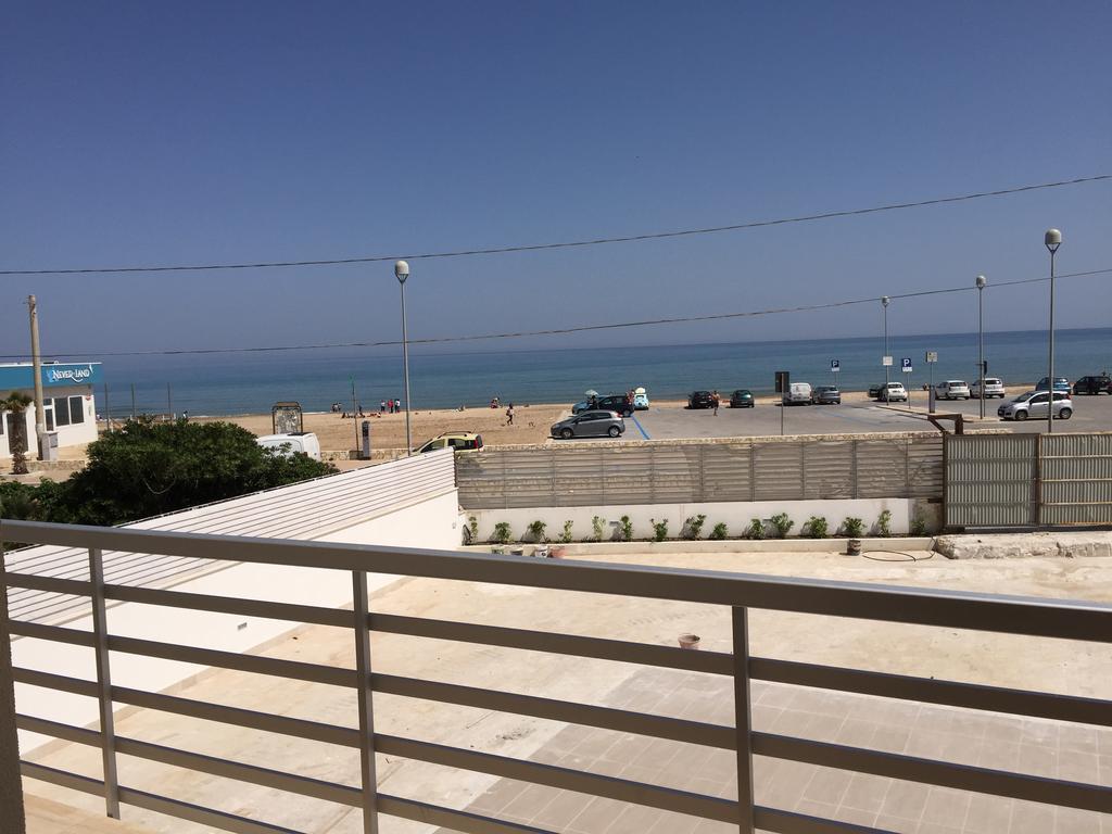 Casa Vacanze Playa 54 卡斯泰拉马莱 外观 照片