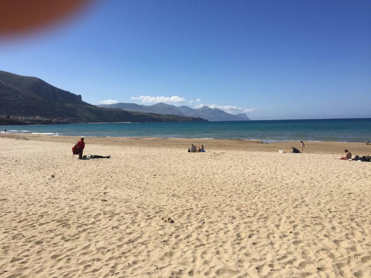 Casa Vacanze Playa 54 卡斯泰拉马莱 外观 照片